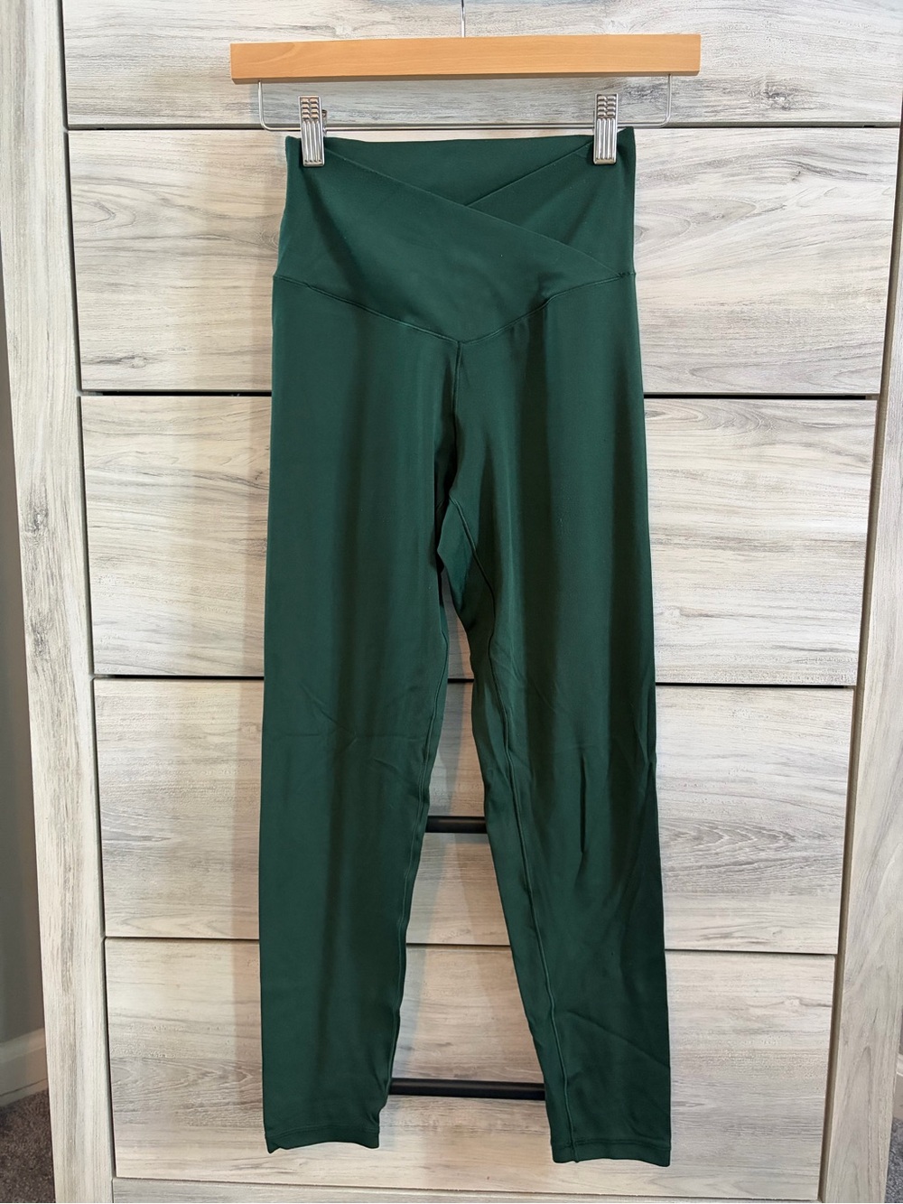 aerie Forest green crossover leggings Medium